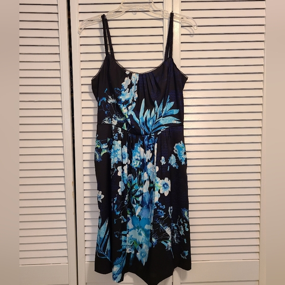 WHBM Floral Dress - Picture 2 of 8